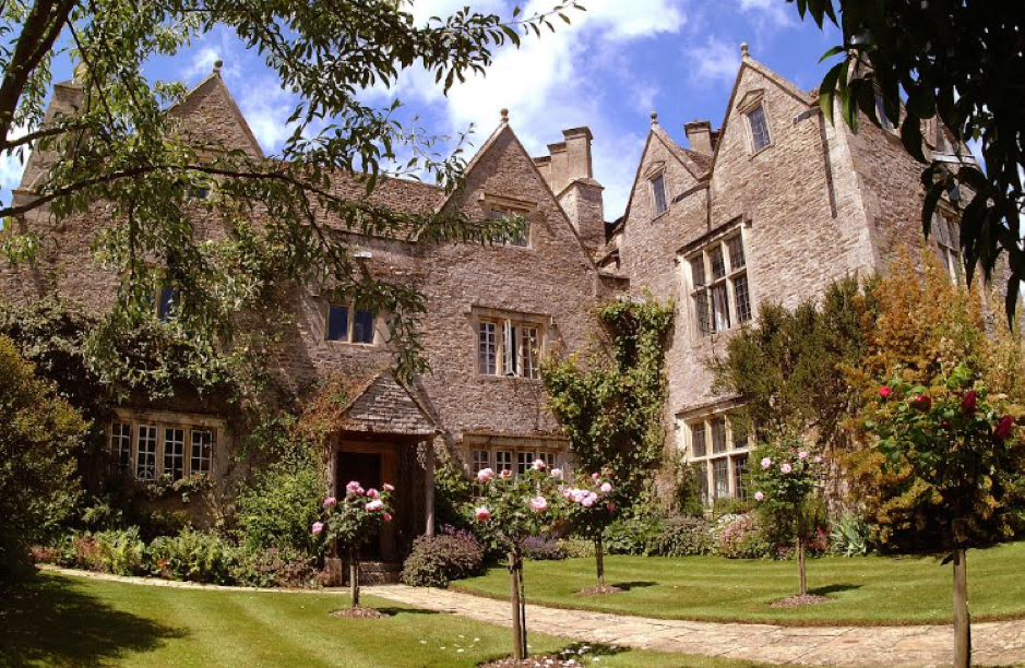 William Morris’ Kelmscott Manor – Then and Now